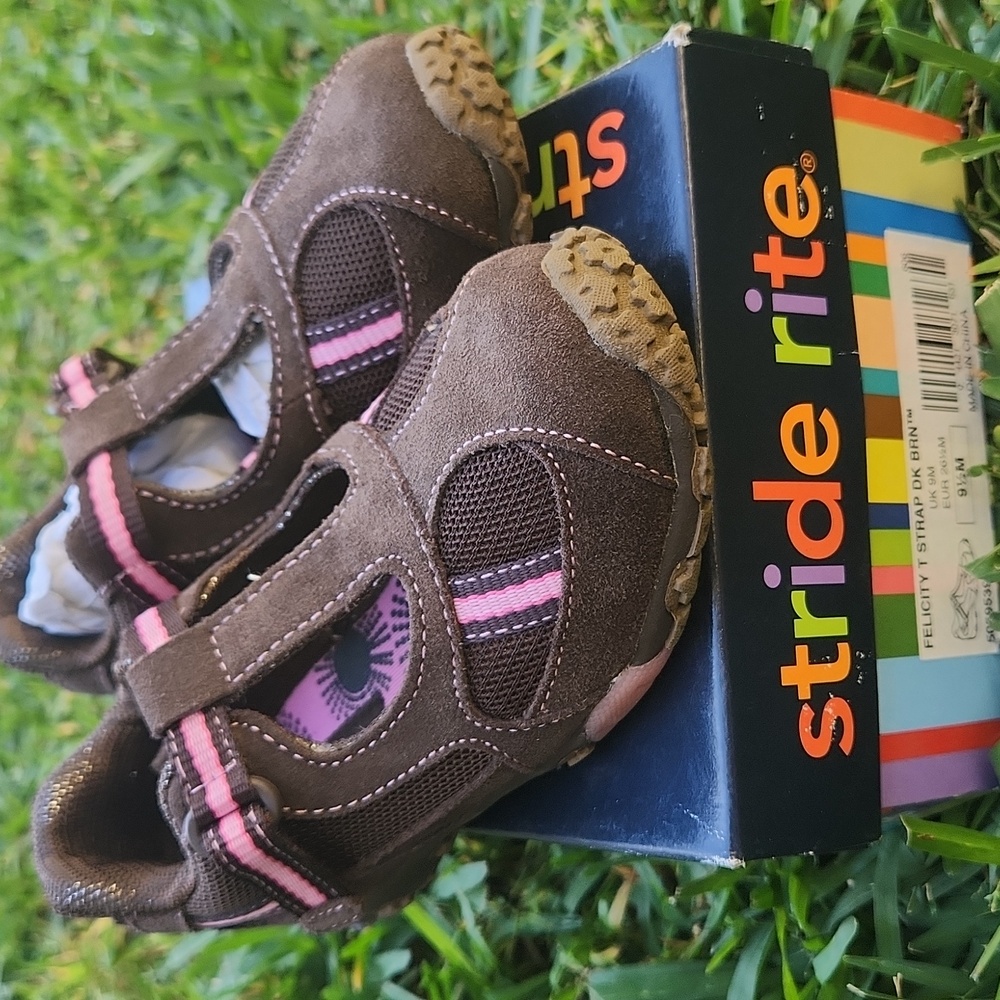 New Girls Stride Rite Dark Brown and Pink T-strap Sneakers Size 9 1/2